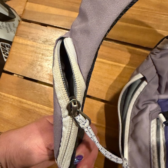 Patagonia Two-Tone Purple 8L Atom Sling Bag - Picture 6 of 8